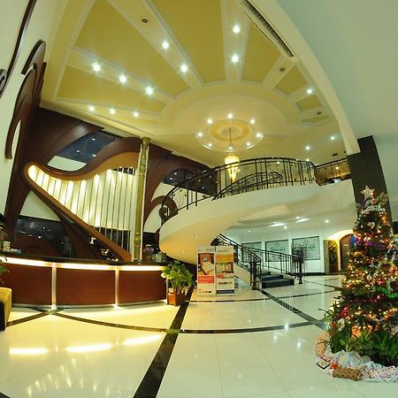 Hotel Swarna Dwipa Palembang Esterno foto