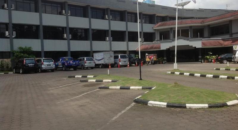 Hotel Swarna Dwipa Palembang Esterno foto