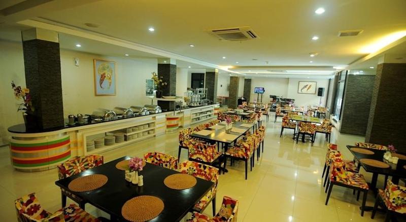 Hotel Swarna Dwipa Palembang Esterno foto