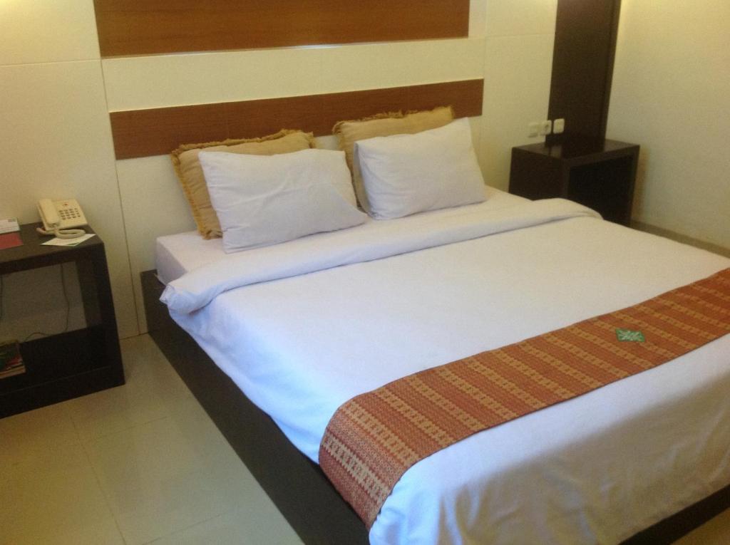 Hotel Swarna Dwipa Palembang Esterno foto